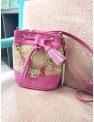 BOLSO GUESS FUCSIA