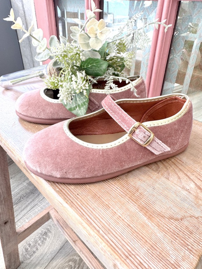 Mercedita niña rosa