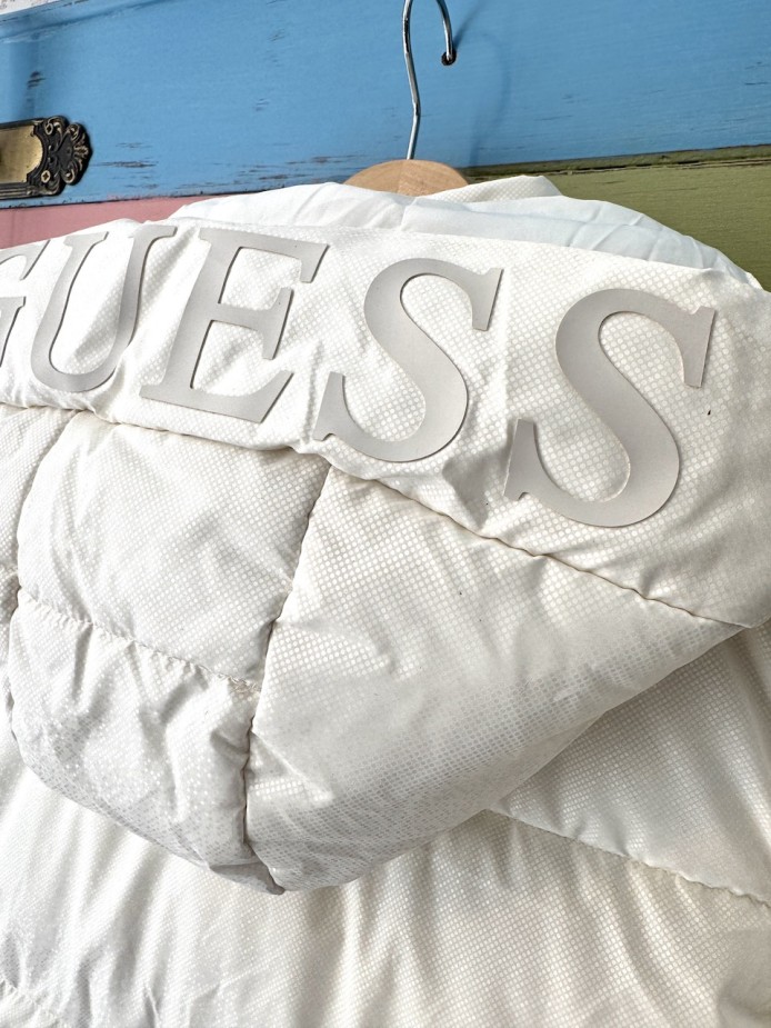 PUFFER BLANCO ROTO GUESS