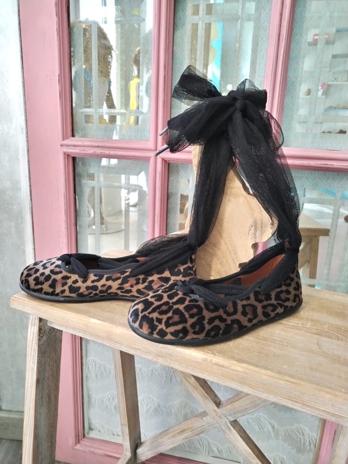 bailarina leopardo niña