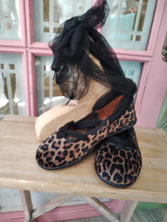 bailarina leopardo niña