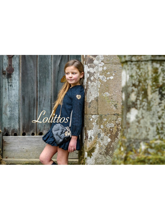 vestido negro adolescente