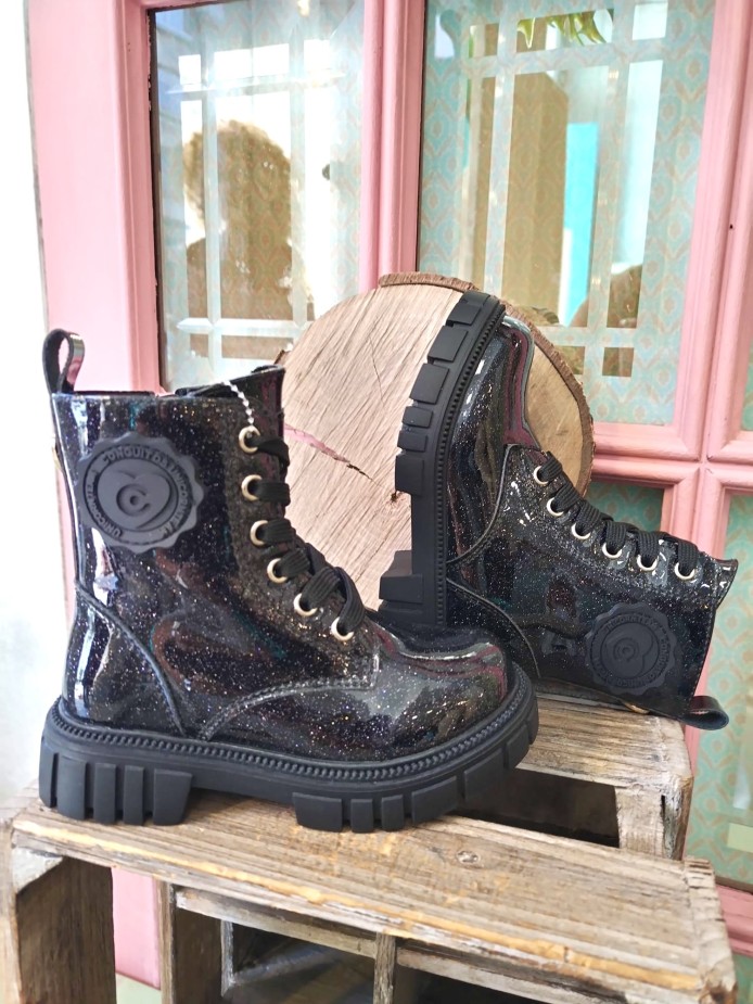 BOTA MOTERA CHAROL NEGRO CONGUITOS