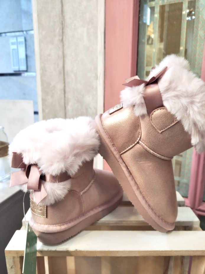 AUSTRALIANA ROSA NIÑA