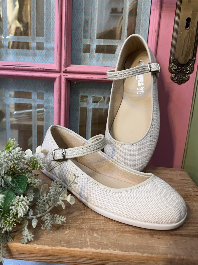 MERCEDITA BÁSICA BEIG CHUCHES