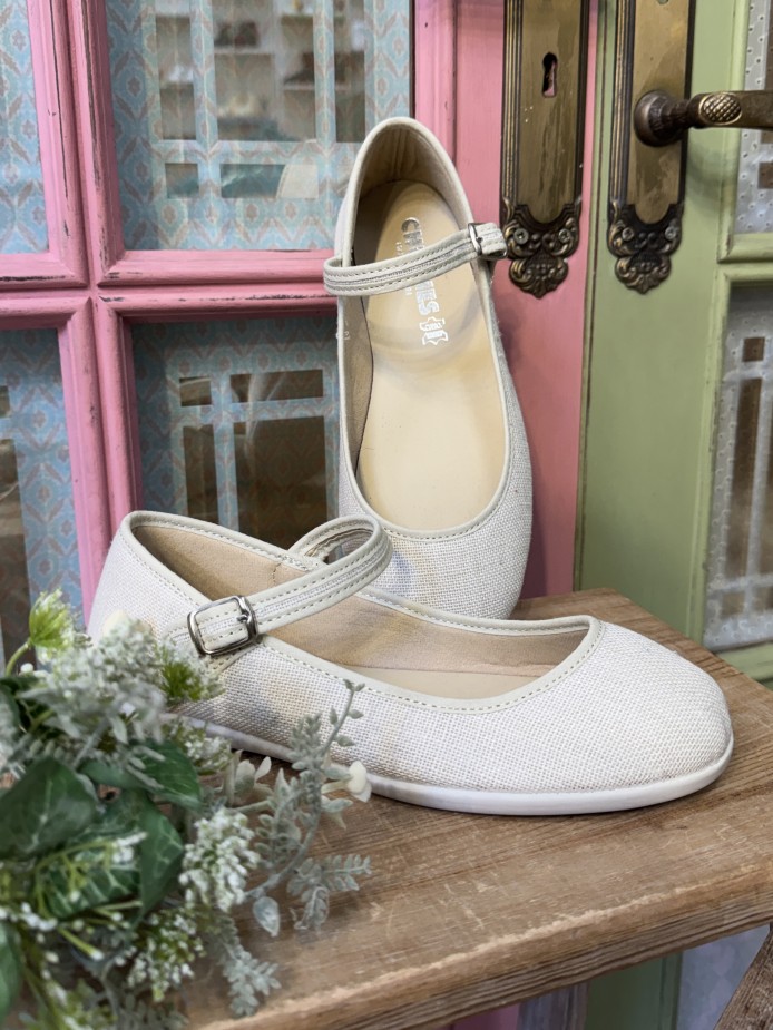 MERCEDITA BÁSICA BEIG CHUCHES