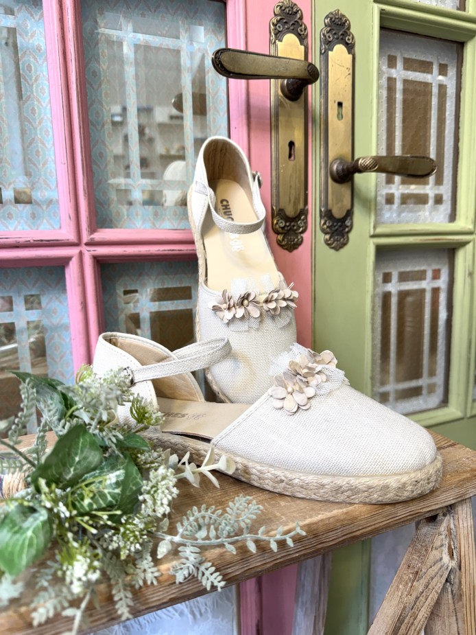 ALPARGATA BEIGE CON FLORES ARENA YUTE CHUCHES
