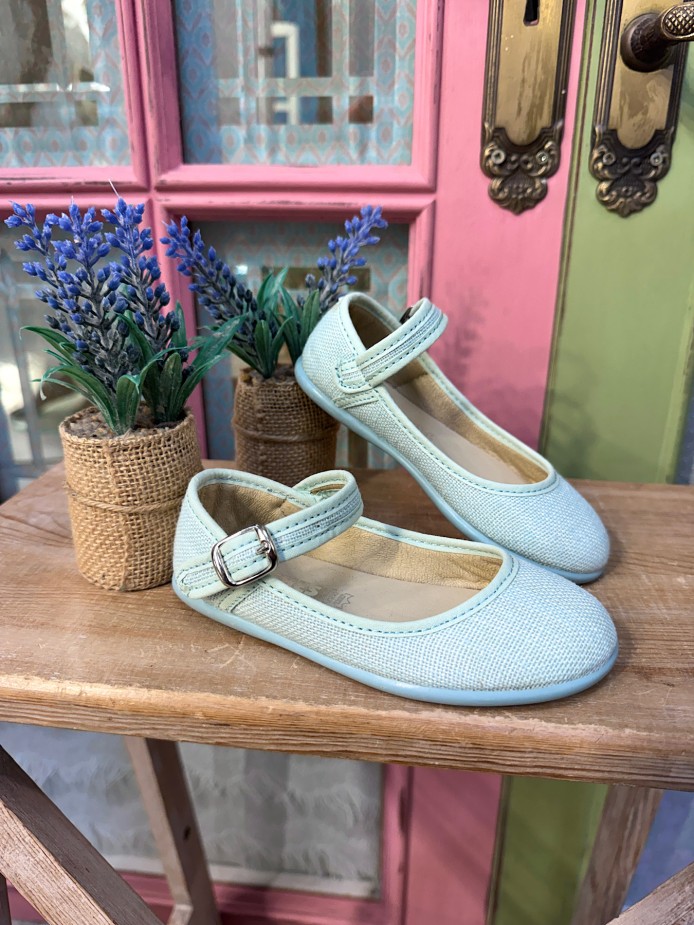 Mercedita niña verde agua