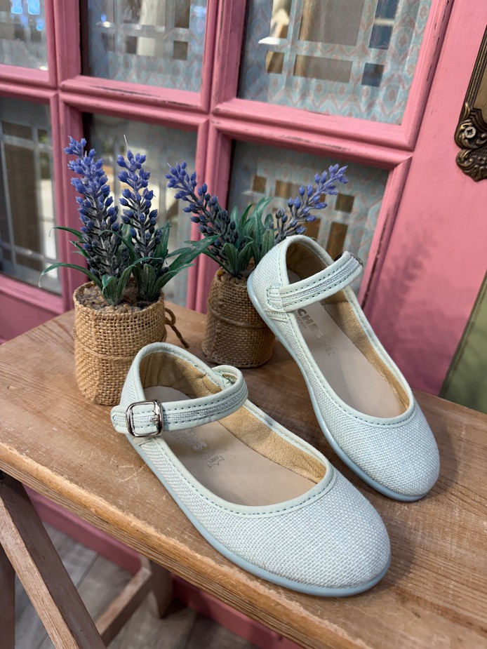 Mercedita niña verde agua