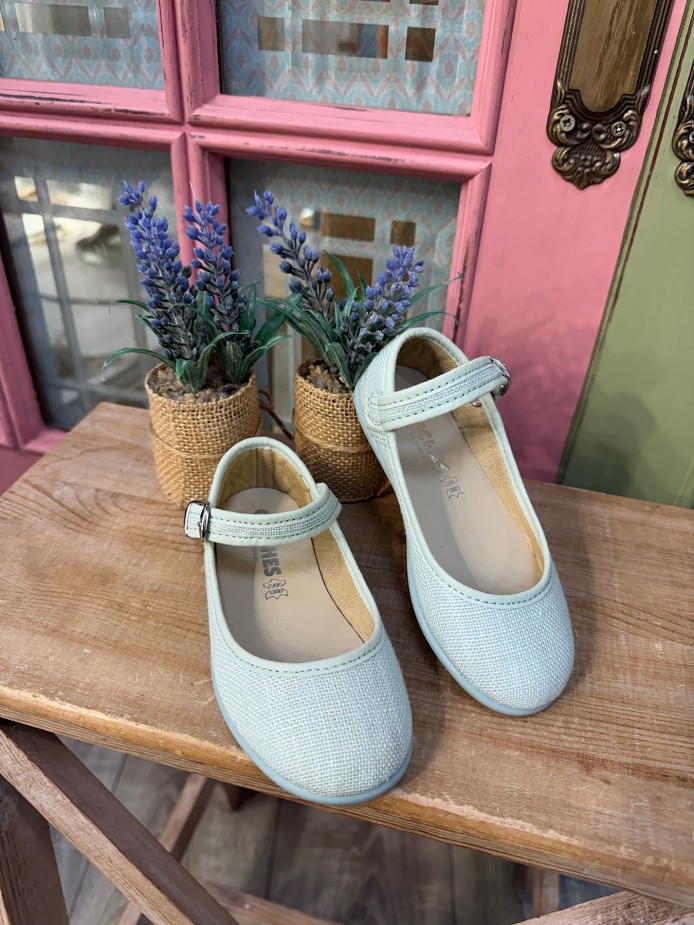 Mercedita niña verde agua