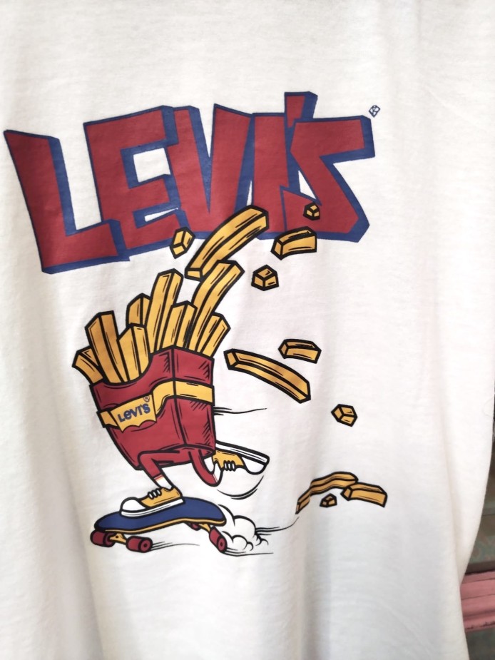 CAMISETA PATATAS FRITAS LEVIS